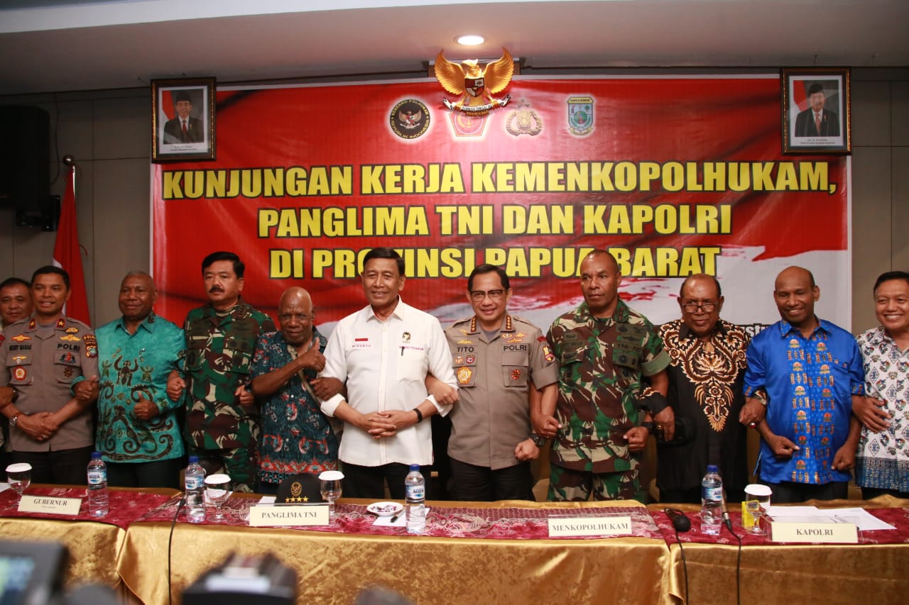 Kapolri Bersama Panglima TNI dan Menkopolhukam Sampaikan Pesan Presiden RI untuk Masyarakat Papua dan Papua Barat