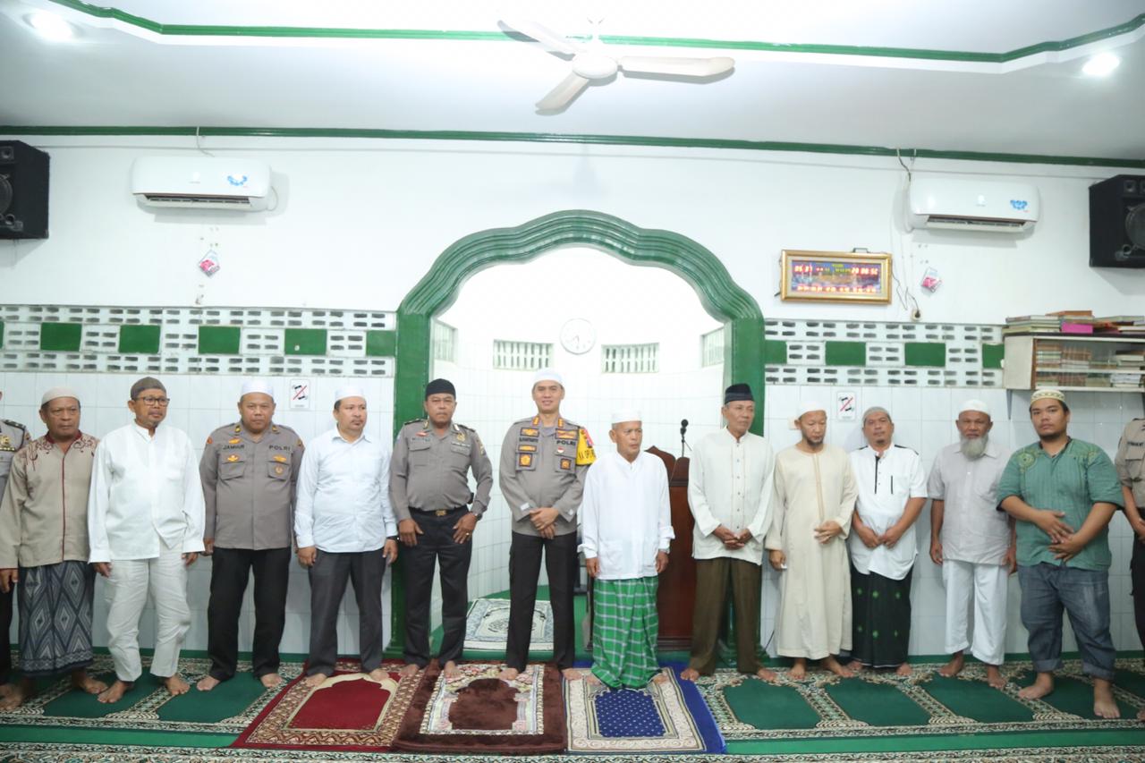 Sholat Subuh Berjamaah di Masjid Al Halim Medan, Kombes Pol Dadang : Jangan Bergantung Pada Manusia, Bergantunglah Kepada Allah SWT