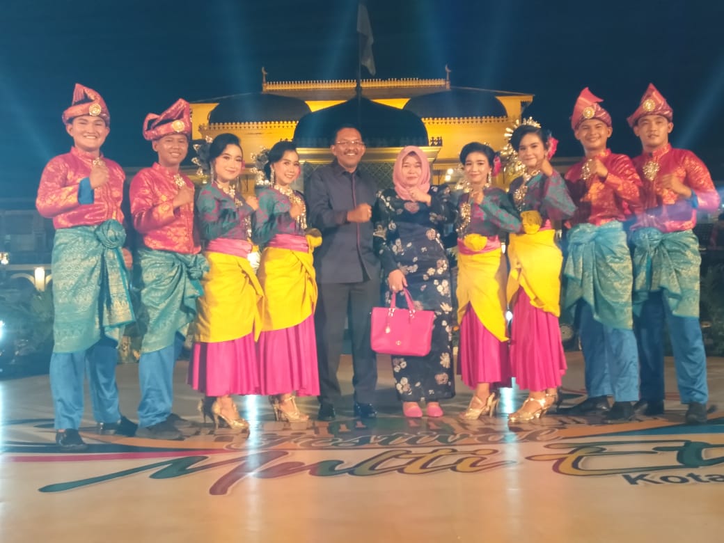 Disdik Batubara Suguhkan Tari Multietnis di Istana Maimun Medan