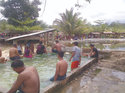 Ngintip Pemandian Air Panas dan Goa di Penen Sibiru-biru