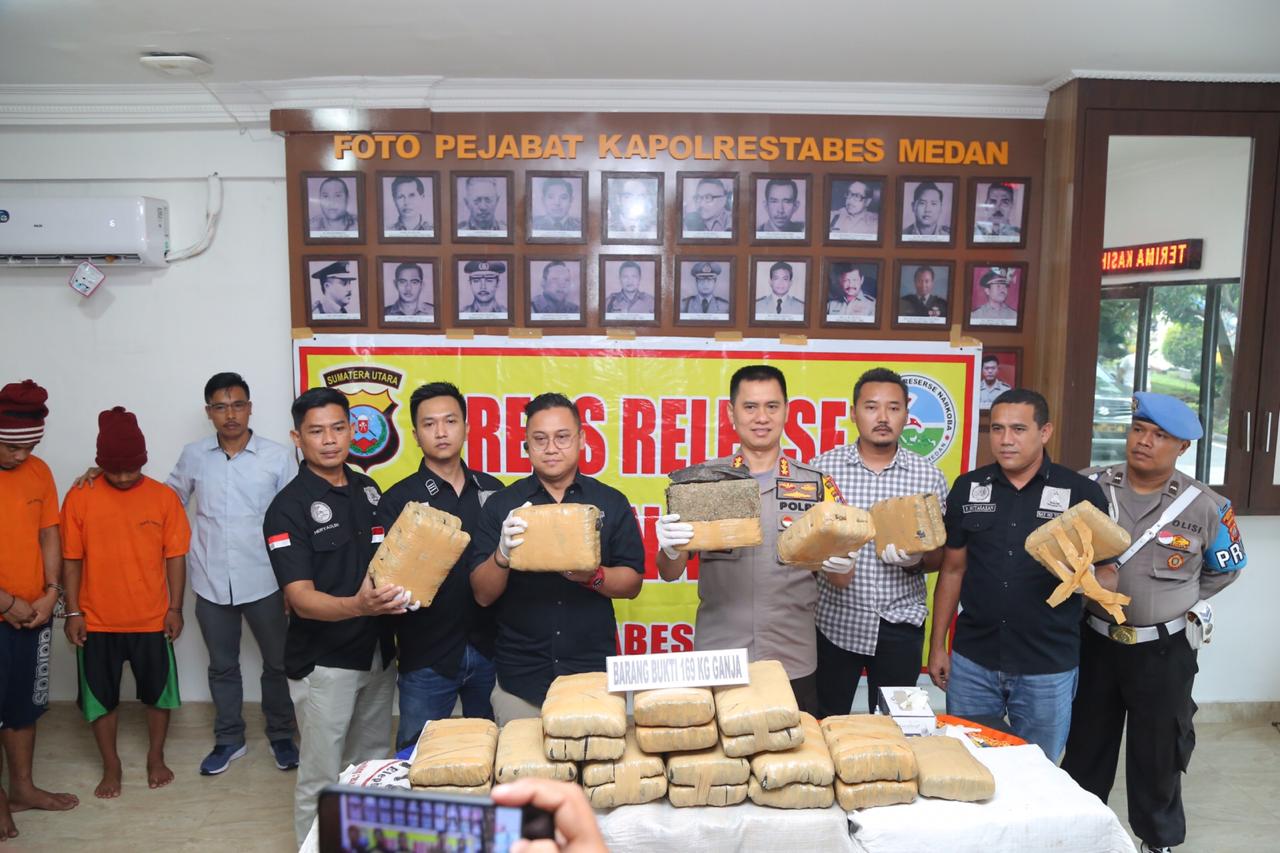 Polrestabes Medan Gagalkan Peredaran Narkotika Jenis Ganja, 2 Kurir dan BB Ganja 169 Kg Diamankan