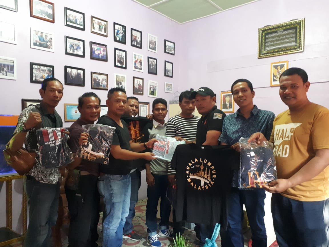 Sinergitas Pewarta Polrestabes Medan , Chairum Lubis SH Berbagi â€œBuah Tanganâ€