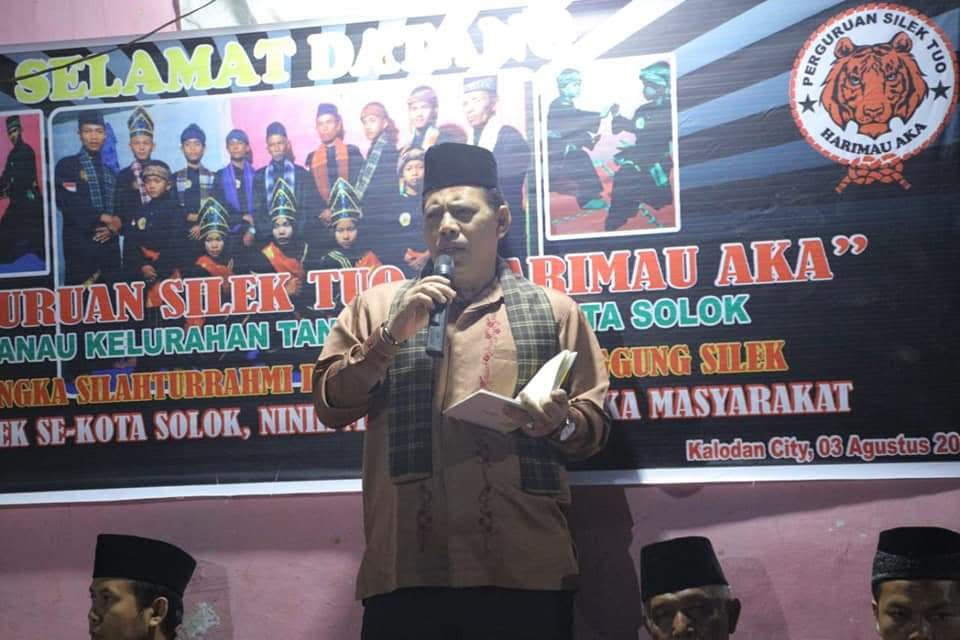 Wawako Resmikan Panggung Silek Tuo