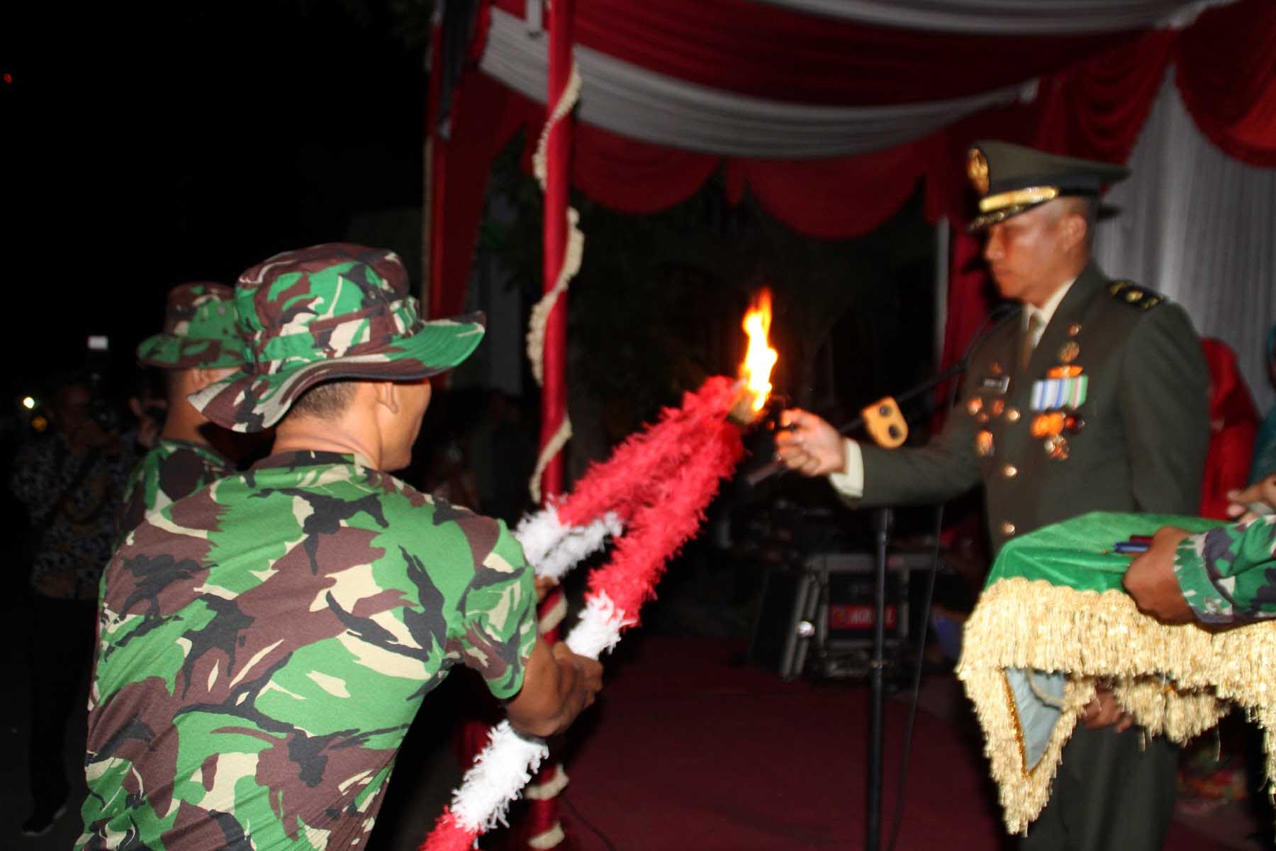 Dipimpin Kasdim 0209/LB, Upacara Pelepasan Taptu dan Pawai Obor Di Labuhanbatu Berlangsung Meriah