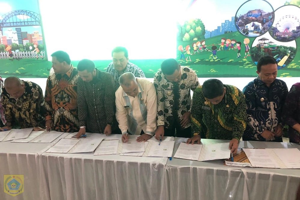Bupati Tandatangani Komitmen Percepatan Kabupaten Layak Anak