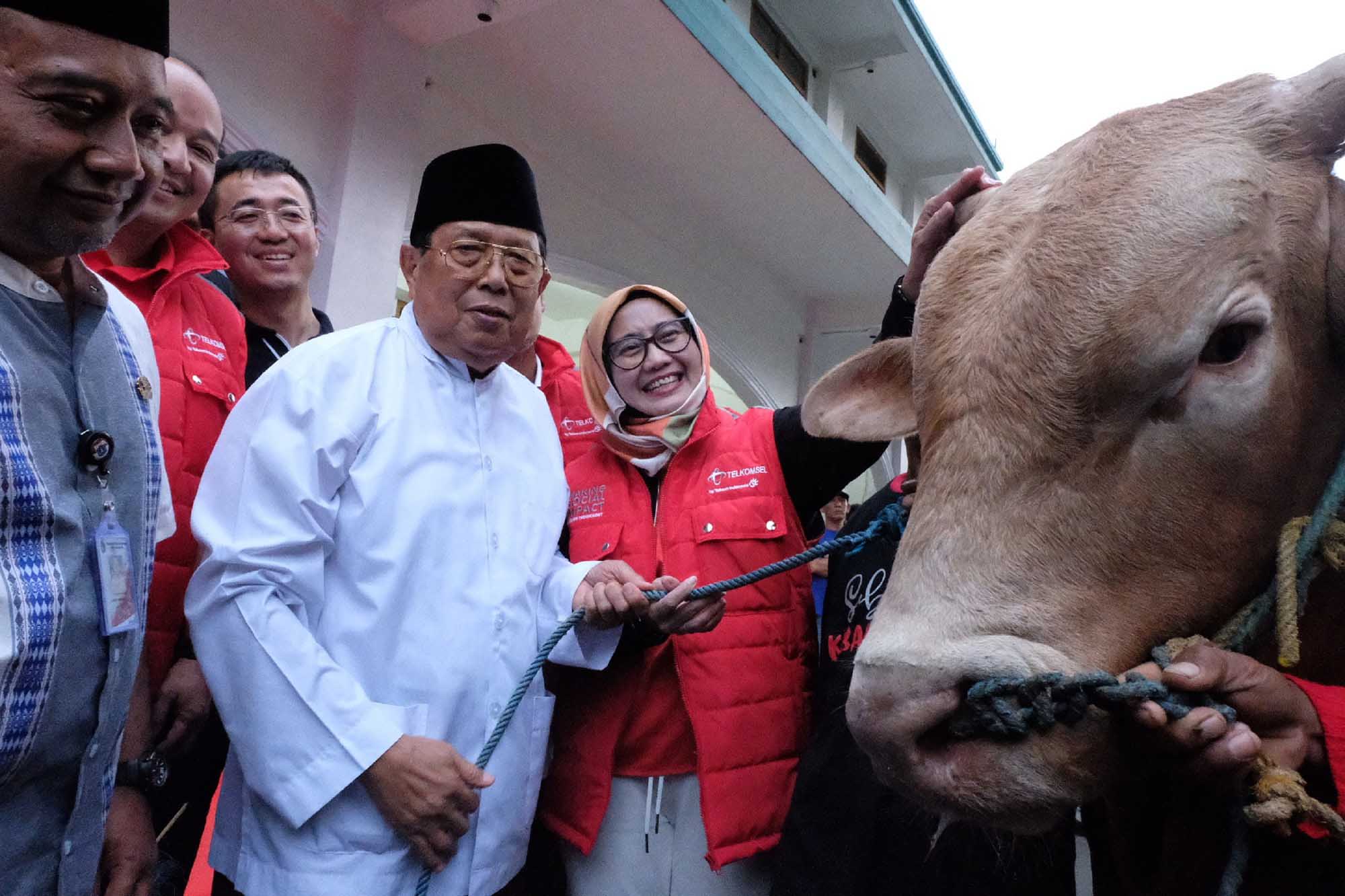 Idul Adha 1440 H, Telkomsel Serahkan 751 Hewan Kurban