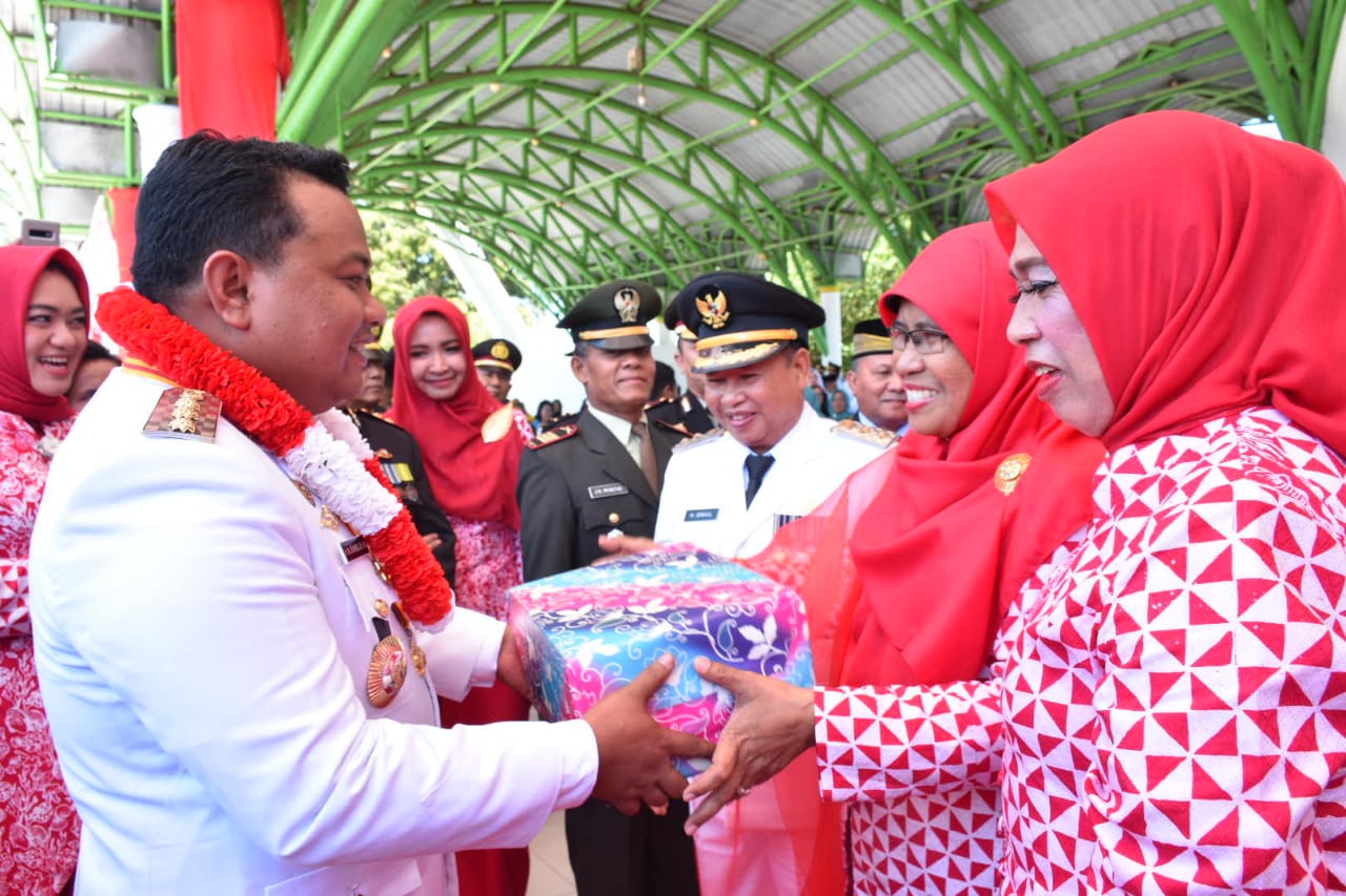 Wali Kota Tanjungbalai H.M Syahria Mendapat Surprise di HUT Ke-31 Tahun