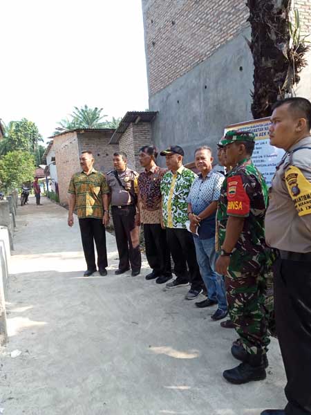 Lurah Aek Kota Batu Ajak Muspika NA IX-X dan Wartawan Monitoring ProyekÂ 