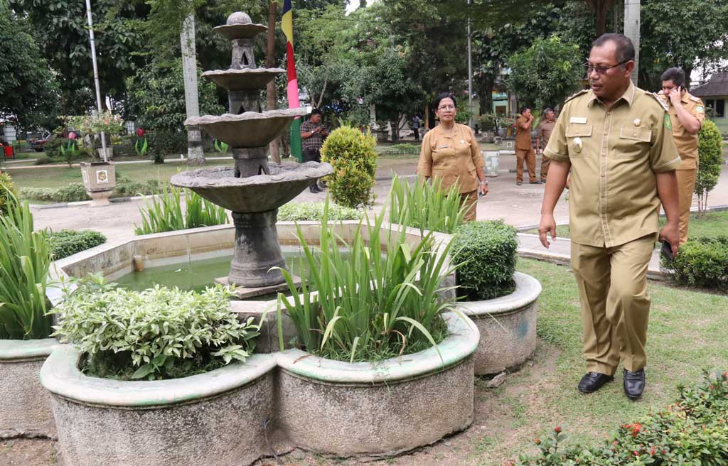 Wakil Walikota Tinjau Lapangan Merdeka