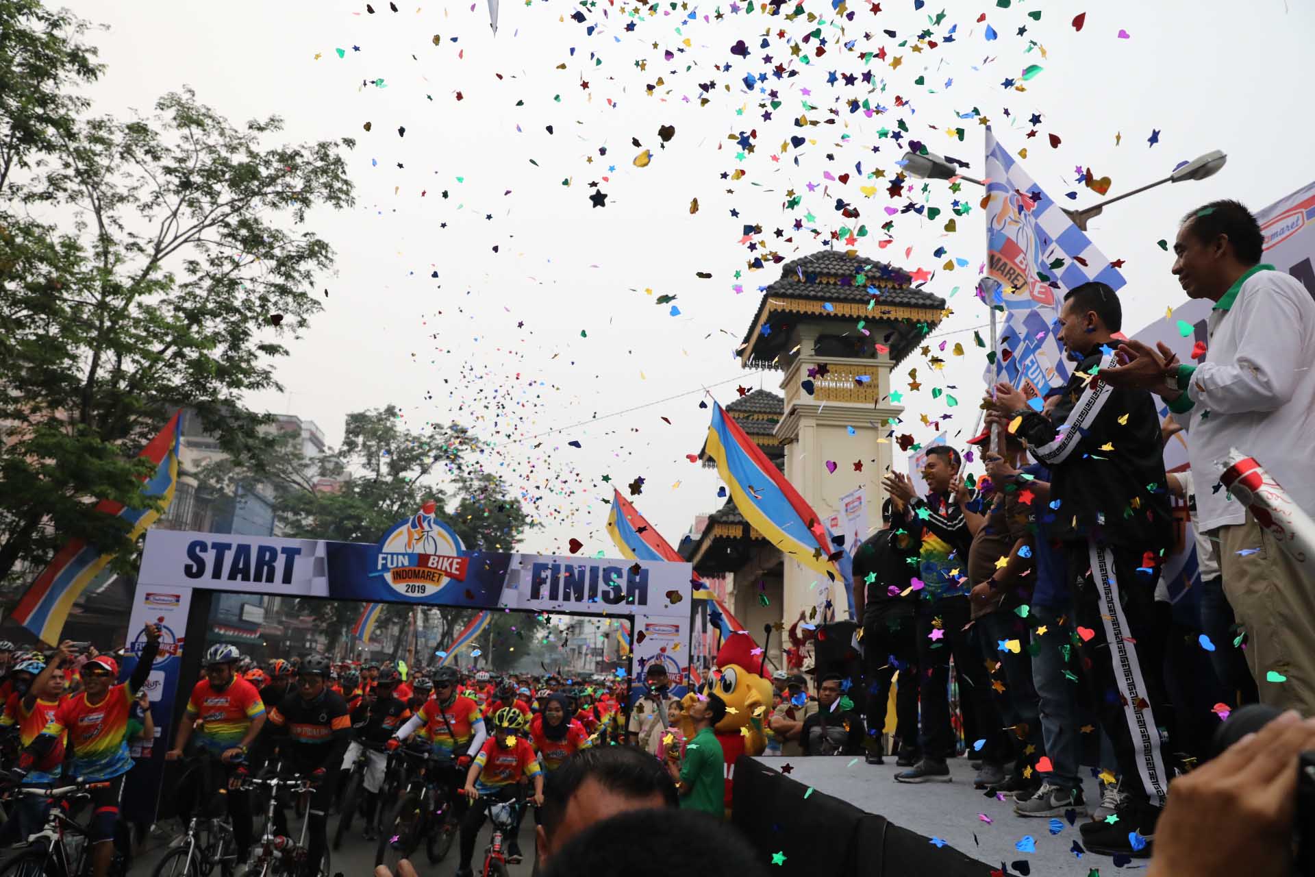 Lepas Ribuan Peserta Fun Bike, Wagub Ajak Masyarakat Biasakan Naik Sepeda