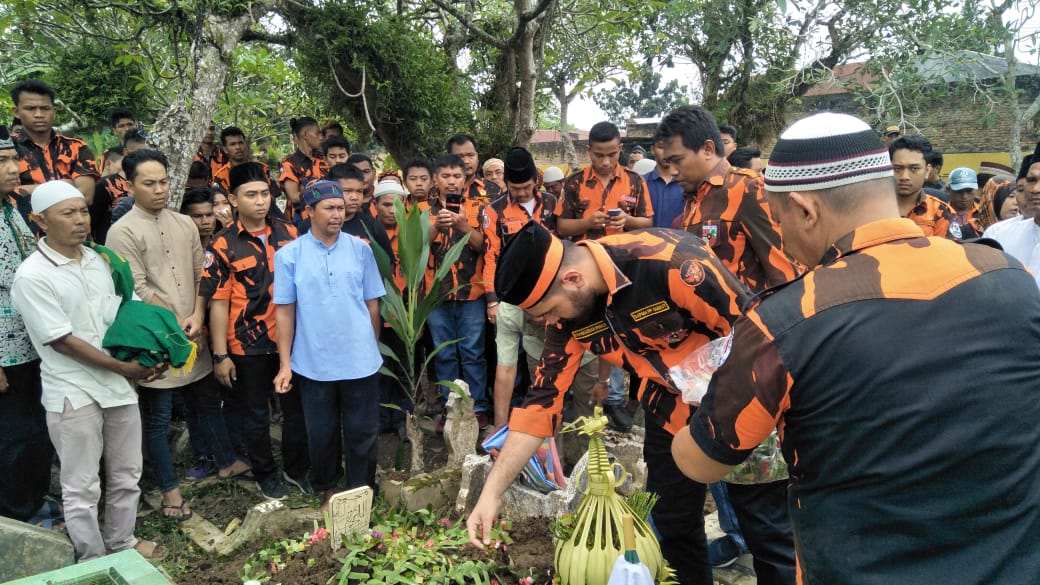 Ribuan Kader PP Hadiri Pemakaman Korban Penyerangan, Keluarga Minta Otak Pelaku Ditangkap