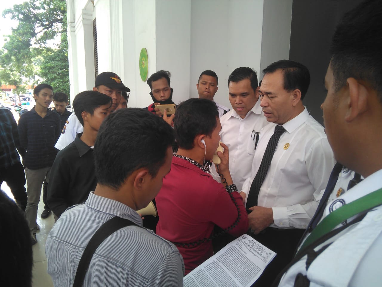 PN Medan dan Kejari Medan Didemo, Massa Tanyakan Soal Bsrsng Bukti