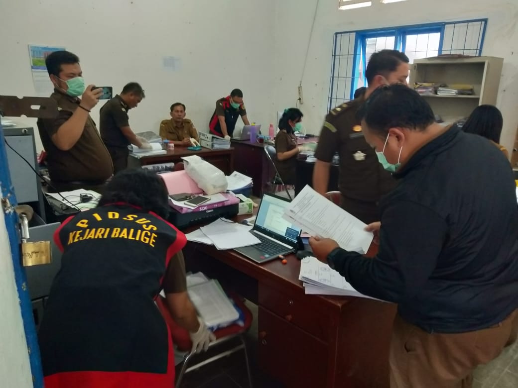 Tim Pidsus Kejari Tobasa Geledah Disnakertrans Tobasa, Tumpal Sianturi Akui Hadiri Panggilan