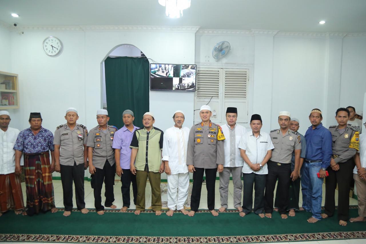 Menyapa Subuh, Kapolrestabes Medan Sholat Subuh Berjamaah di Masjid Al Furqon Medan