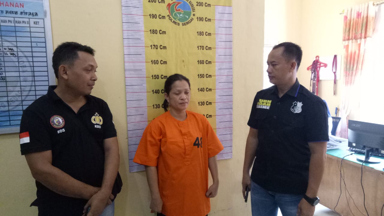 Nekat Jualan Shabu, IRT di Desa Simpang Empat Susul Suami Ke Penjara