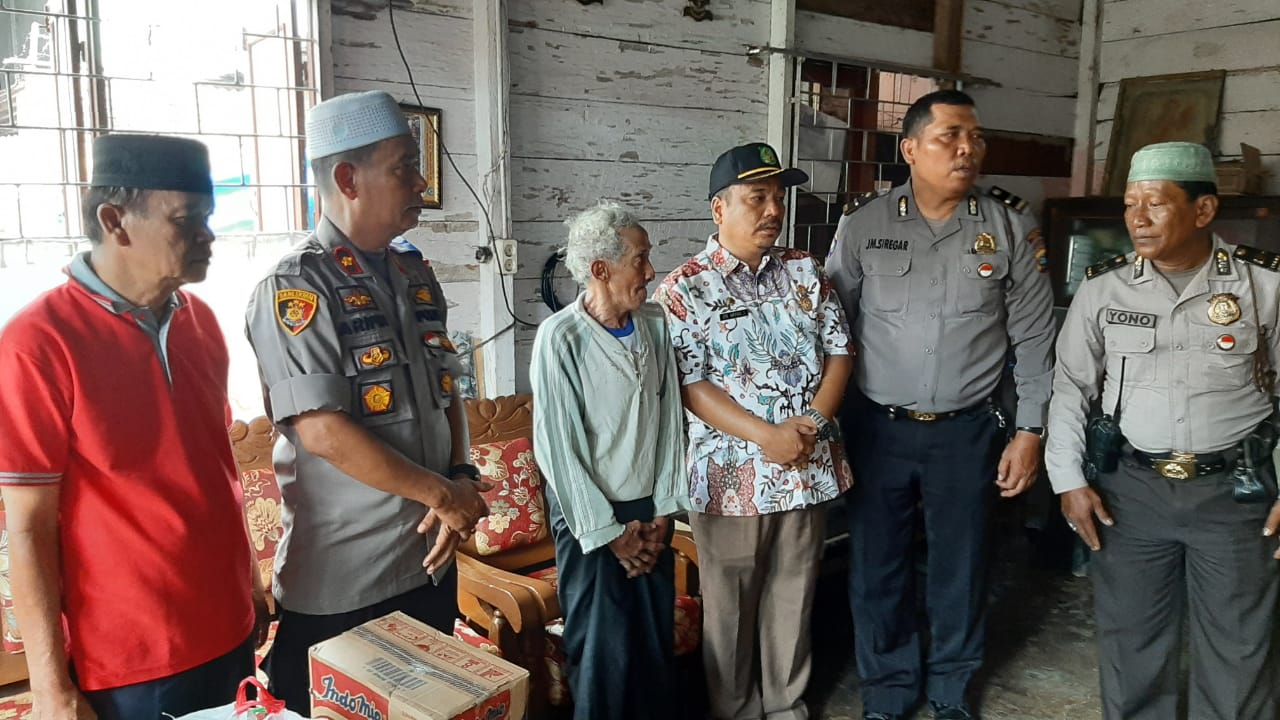 Polsek Medan Timur Perduli Masyarakat Kurang Mampu di Medan Perjuangan