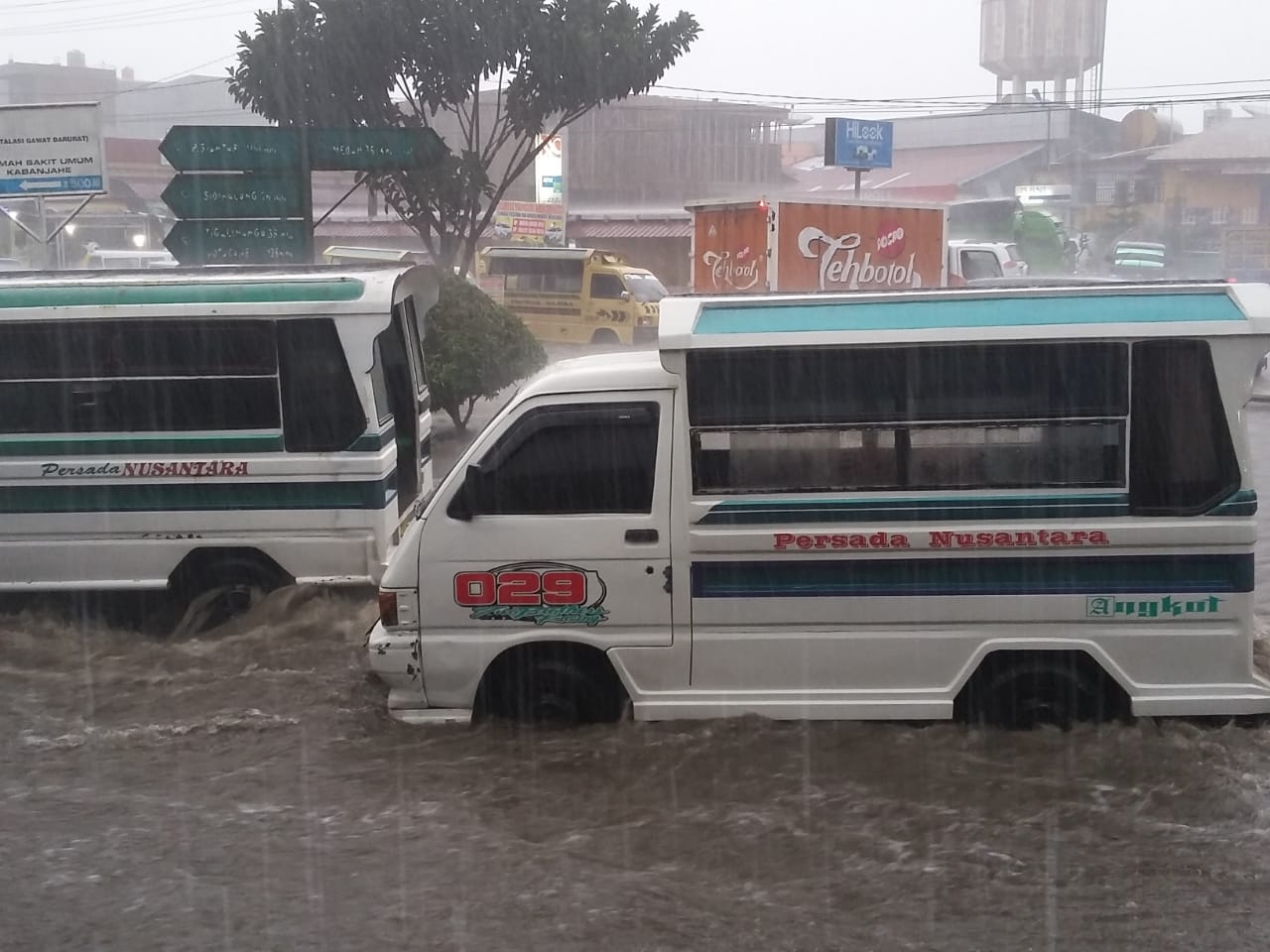 Satu Jam Hujan Deras, Kabanjahe Banjir