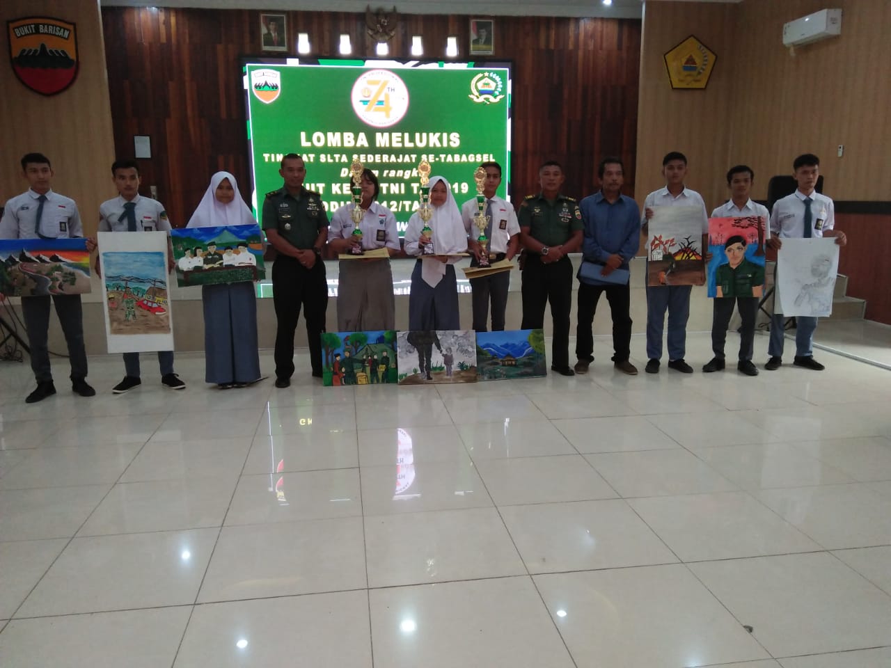 Sambut HUT ke-74 TNI,Kodim 0212 Tapsel Gelar Lomba Melukis