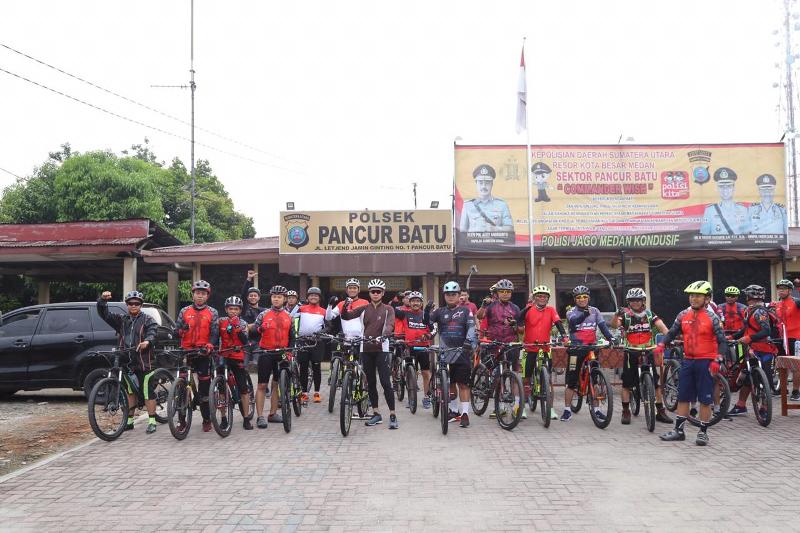 Kapolrestabes Medan Didampingi Kapolsek Pancurbatu Gowes Bersepeda Ke Sibolangit