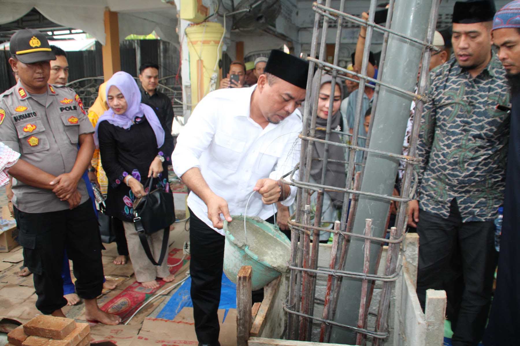 Bupati Labuhanbatu : Pembangunan Masjid Tidak terlepas Dari Sumbangsih dan Kekompakan Masyarakat