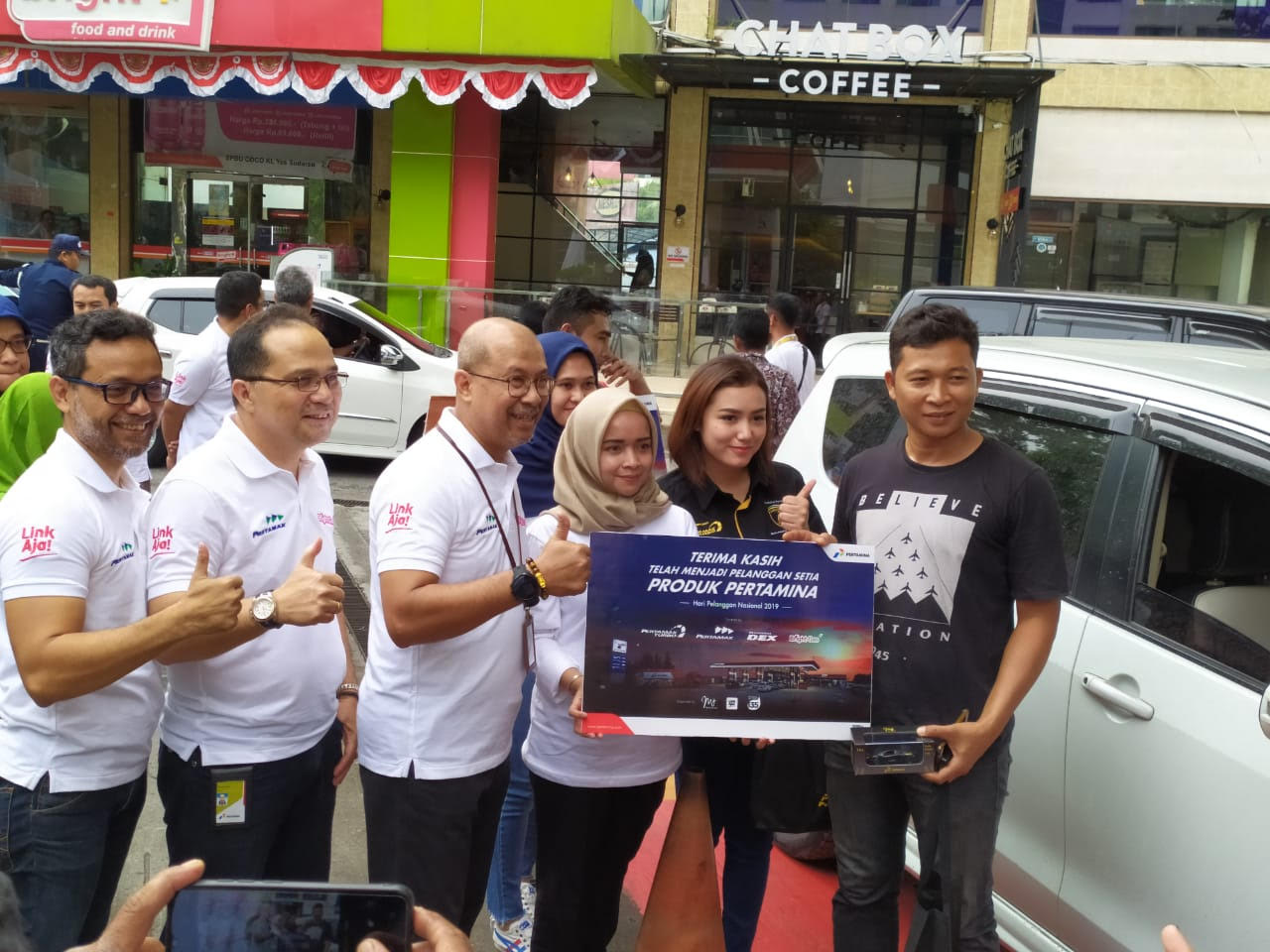 Pertamina MOR I Peringati Hari Pelanggan Bagikan Souvenir