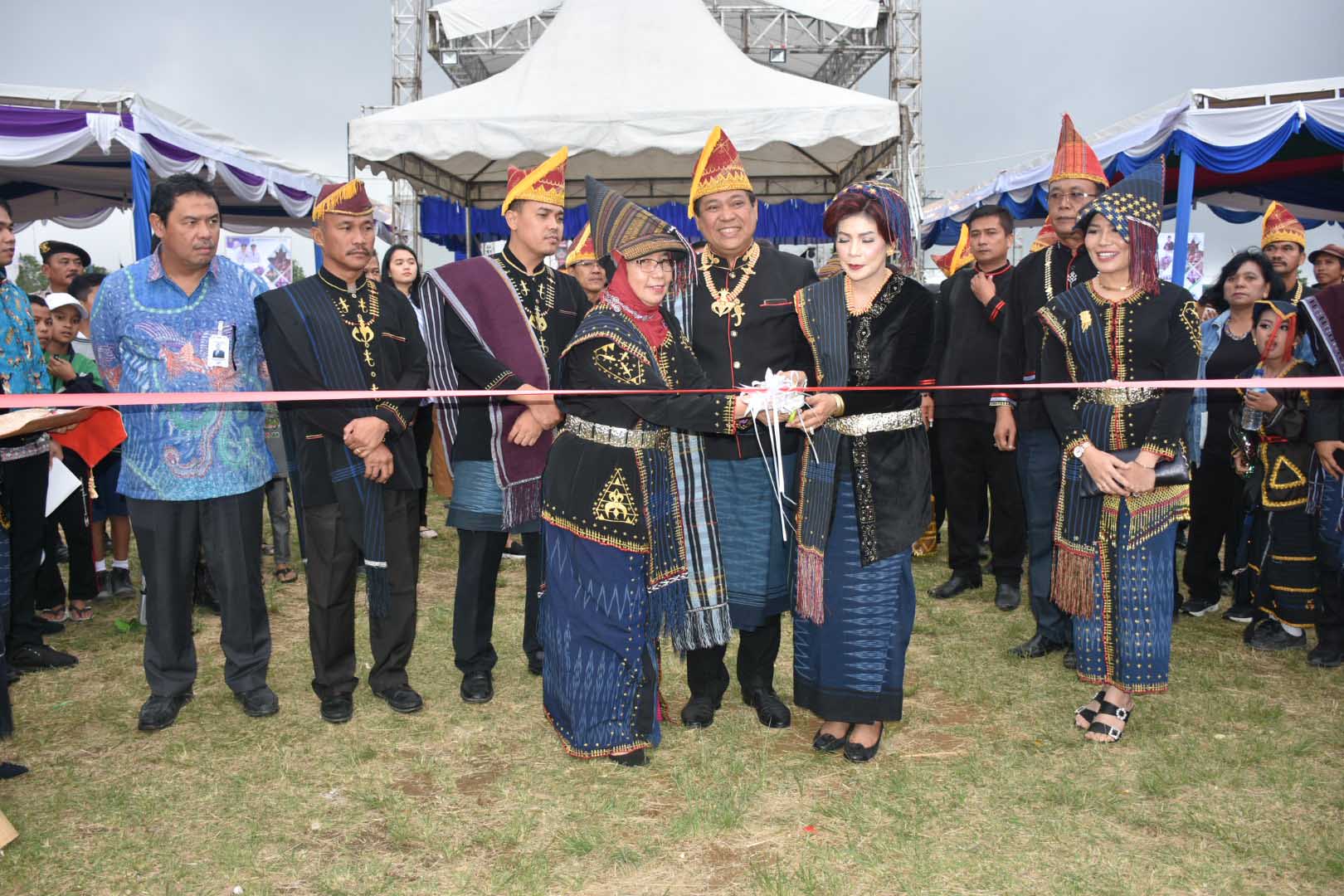 Pesta Budaya Njuah-Njuah Dairi 2019 Berlangsung Meriah,  Seniman dan Budayawan Diminta Rawat Generasi Muda