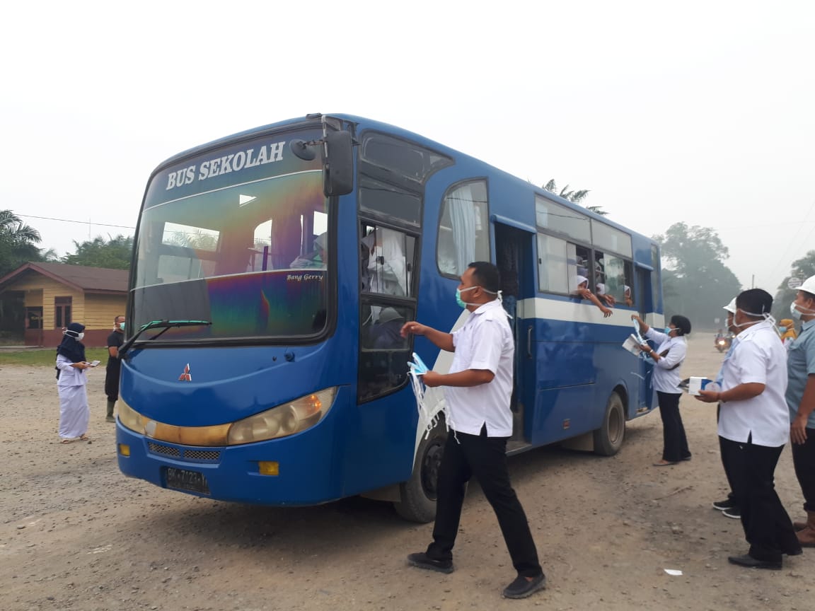 Puskesmas Aek Korsik Bagikan 2.000 Masker Kepada Masyarakat