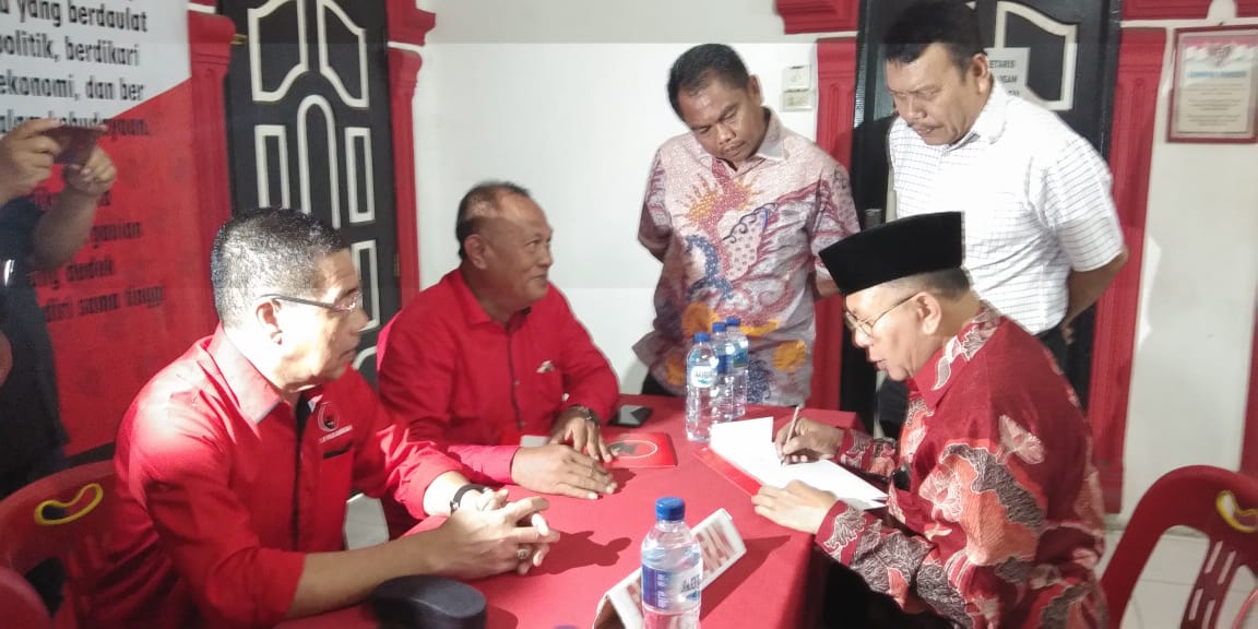 Maju di Pilkada 2020, Soekirman dan Udin Sirip Ambil Formulir Pendaftaran Balon Bupati Sergai di PDI.P