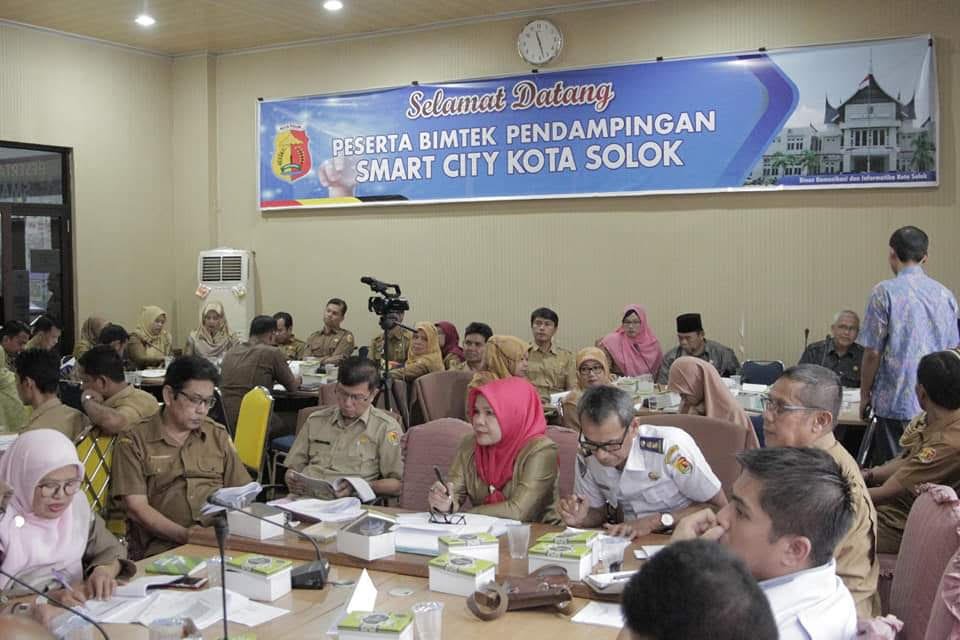 Tinjau Bimtek Smart City,  Wawako Tekankan ASN untuk Berani Bermimpi