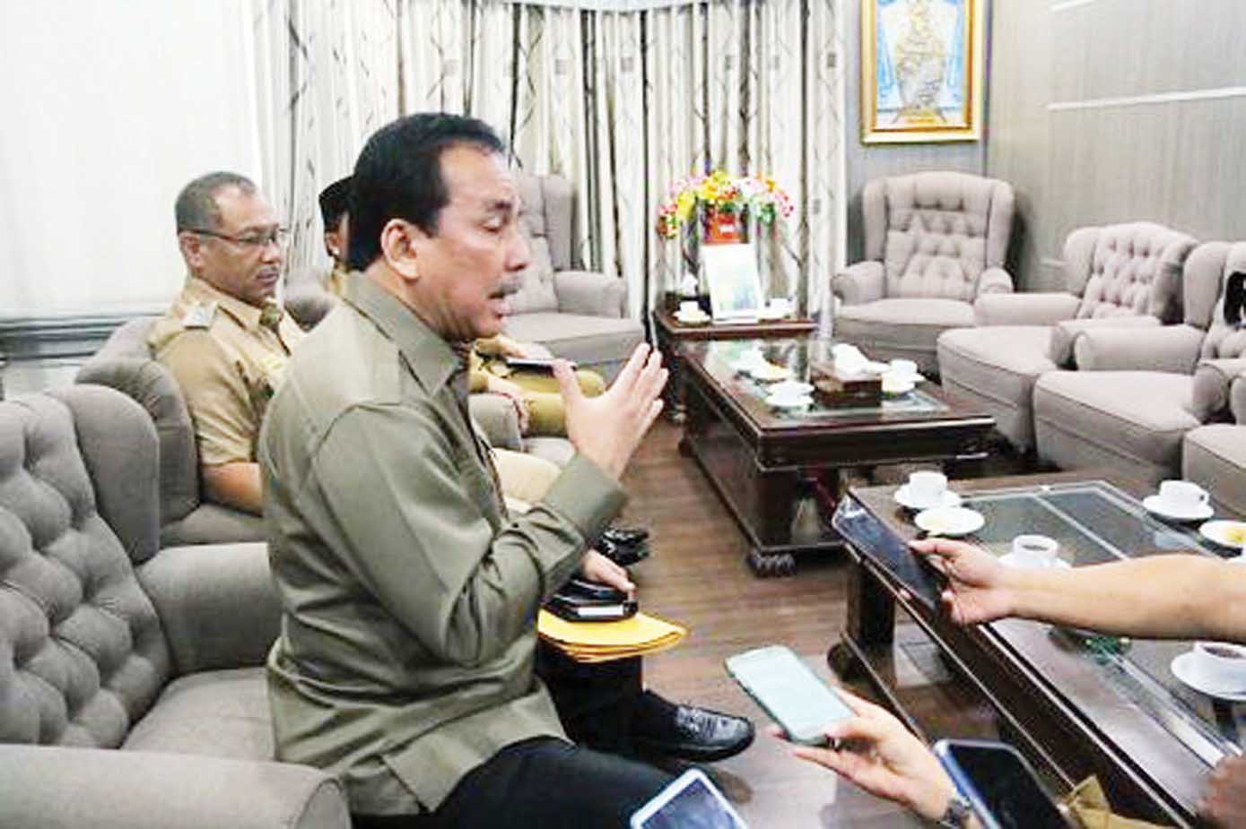 Masyarakat Diminta Menjaga Kesehatan dan Mengurangi Aktifitas Diluar Rumah