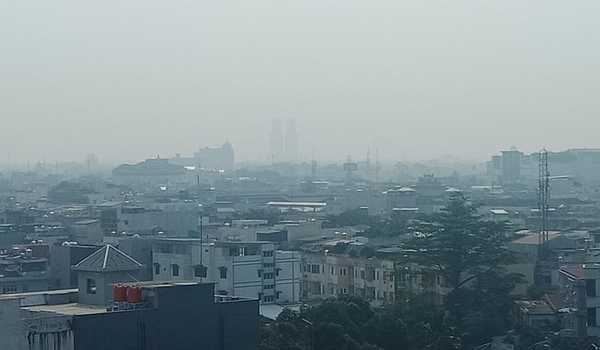 Medan Terdampak Kabut Asap, Warga Diminta Kurangi Aktivitas di Luar Rumah