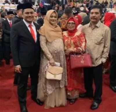 Ibu dan Anak Dilantik Jadi Anggota DPRD Medan 2019-2024