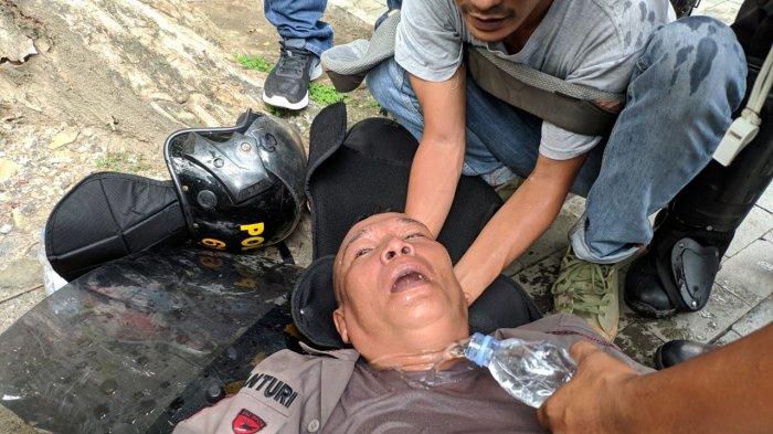 Mahasiswa Ditangkap polisi Demo rusuh di DPRD Sumut