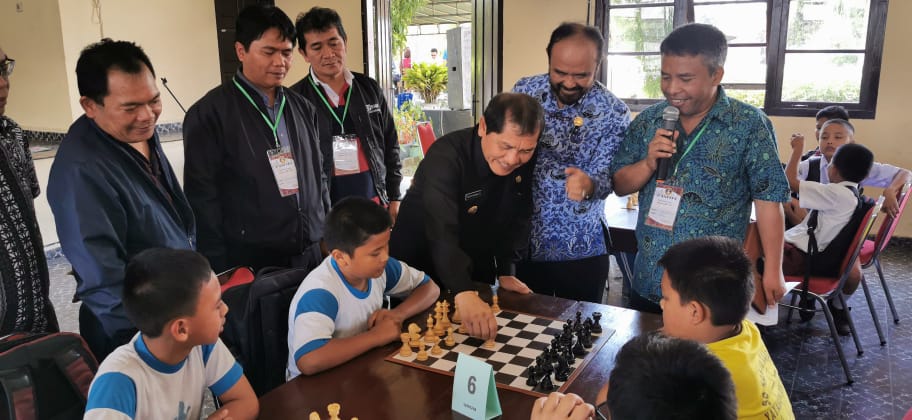 Bupati Karo Resmi Buka Catur Turnamen Moderamen GBKP