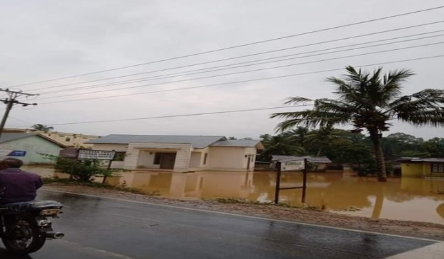 500 Rumah Terkena Banjir di Siabu, Posko Kesehatan di Desa Huraba