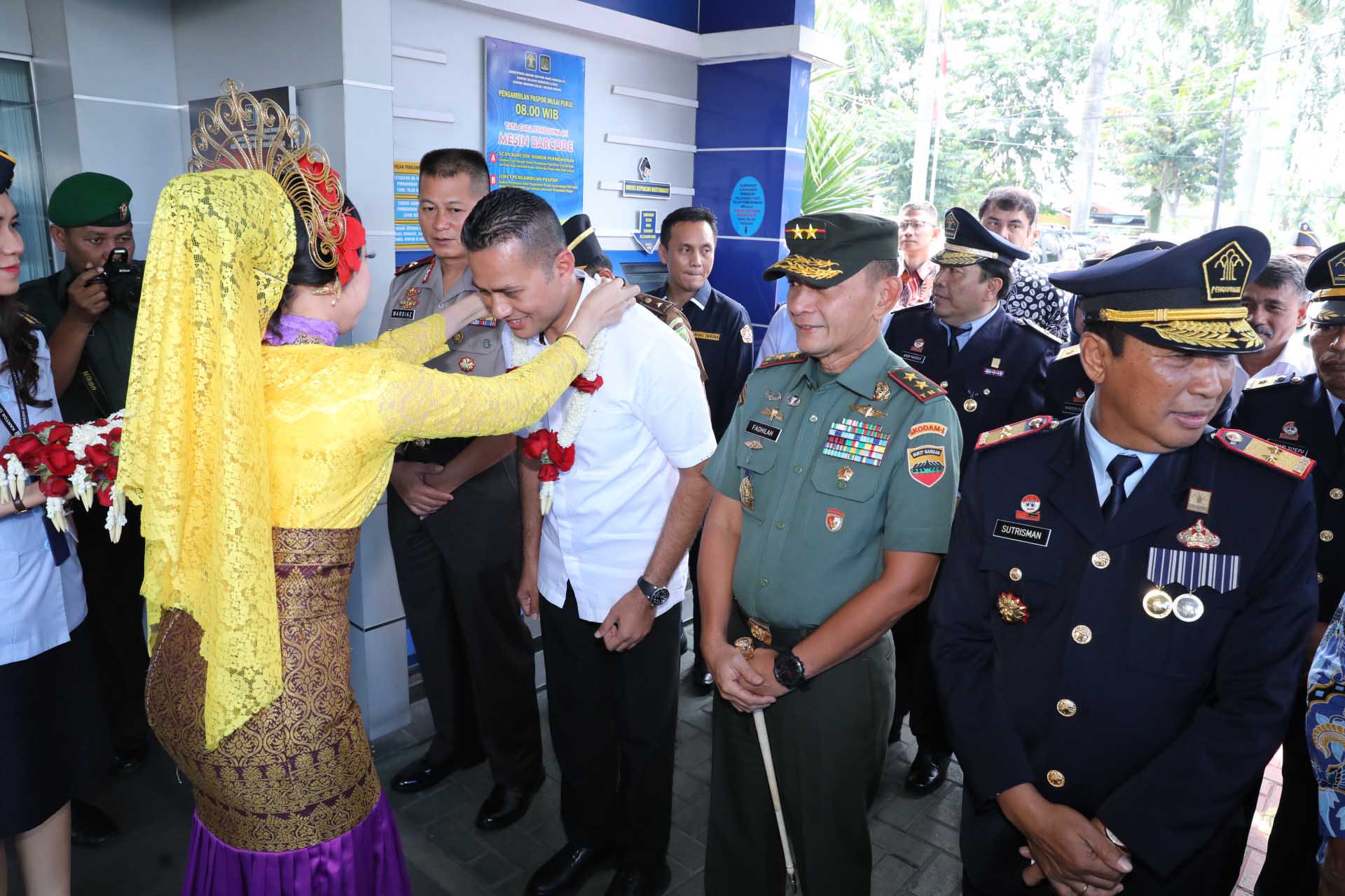 Permudah Layanan Keimigrasian,  E-Paspor Diresmikan