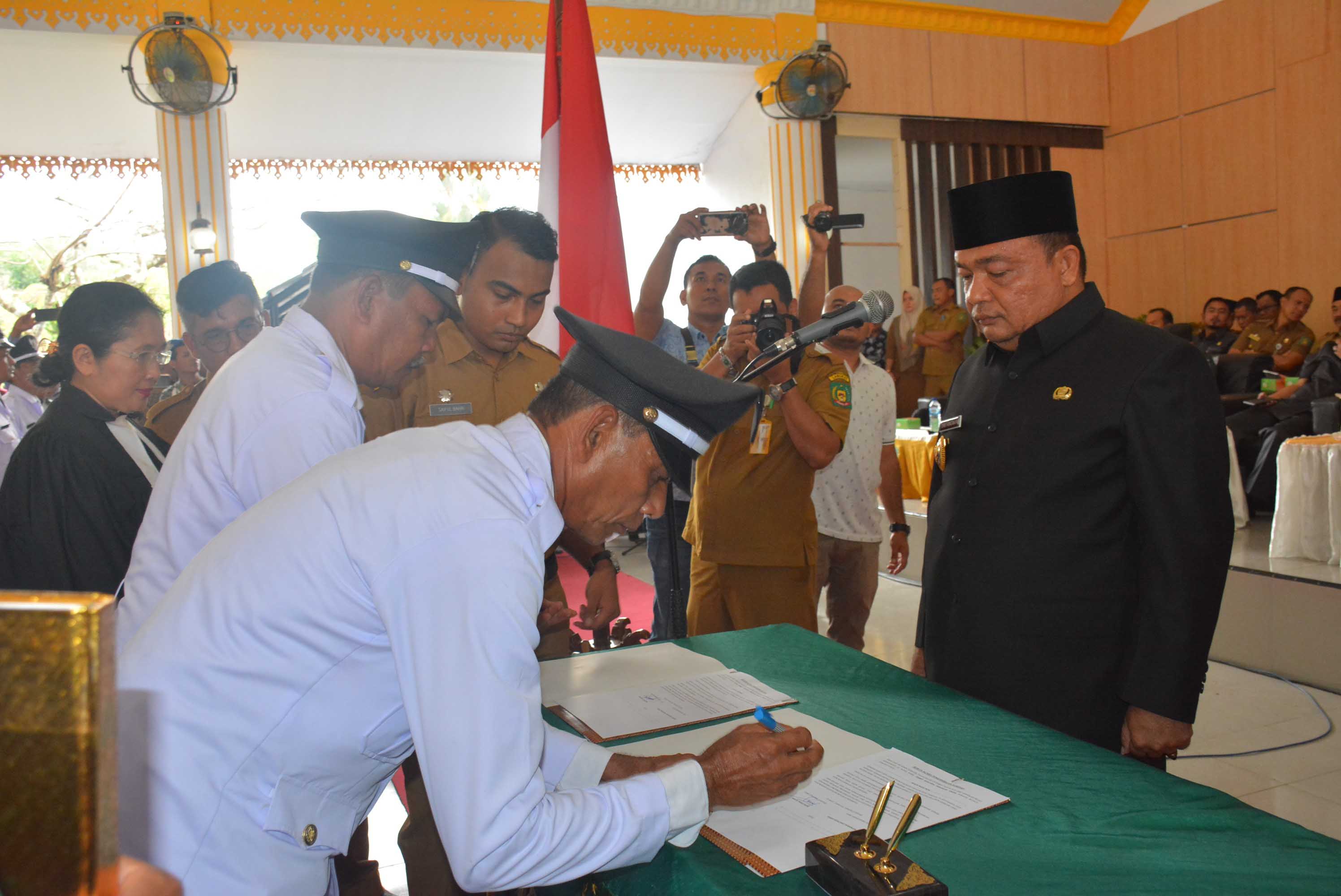 76 Kades Terpilih Pilkades Gelombang III Tahun 2019 dilantik