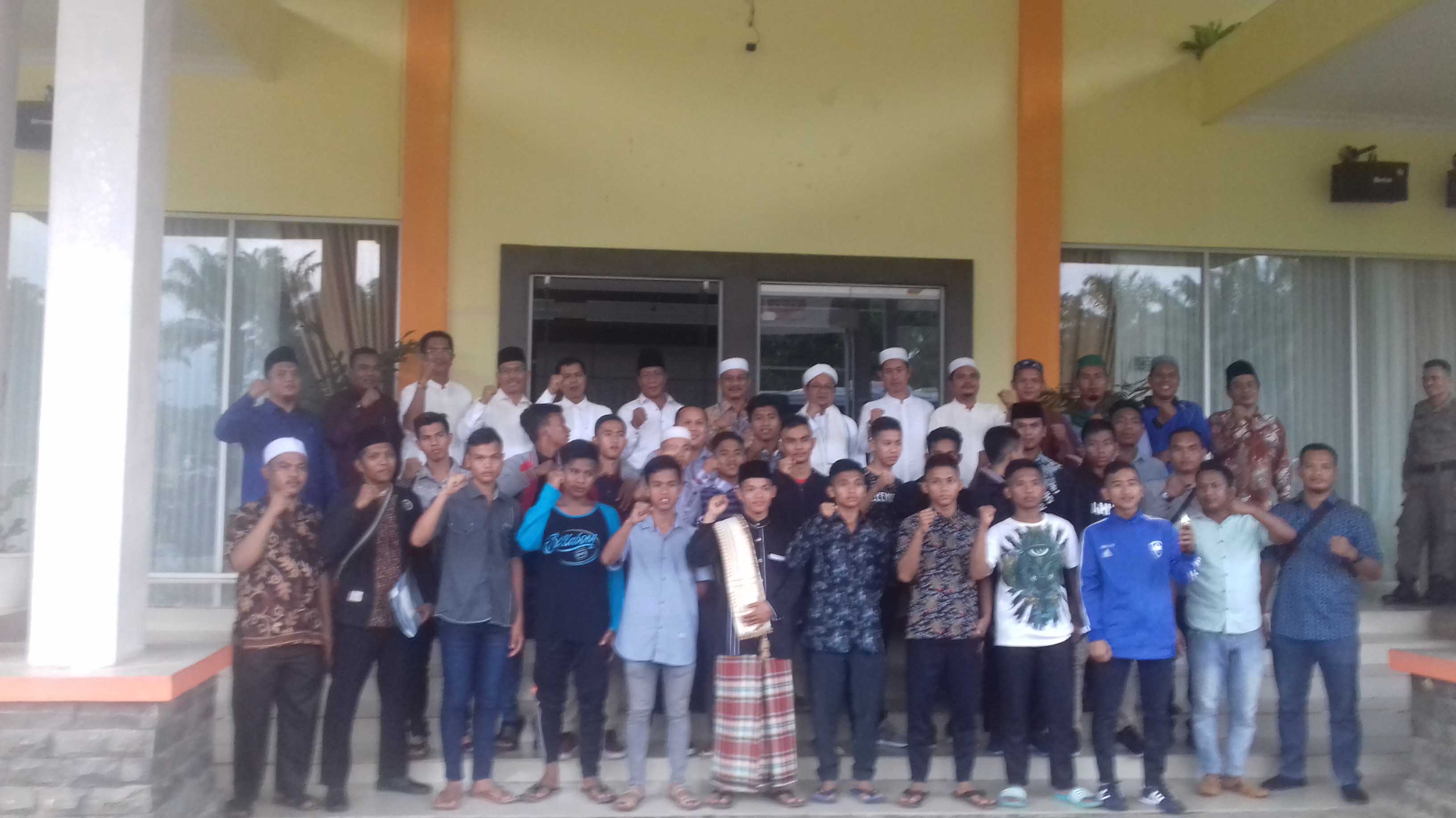 Bupati Palas Lepas Kontingen Santri Nusantara