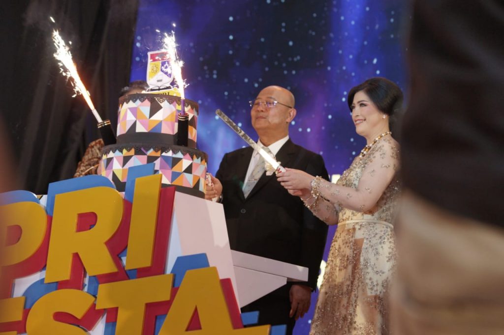 Eldin Terima Penghargaan Tokoh Peduli Pendidikan