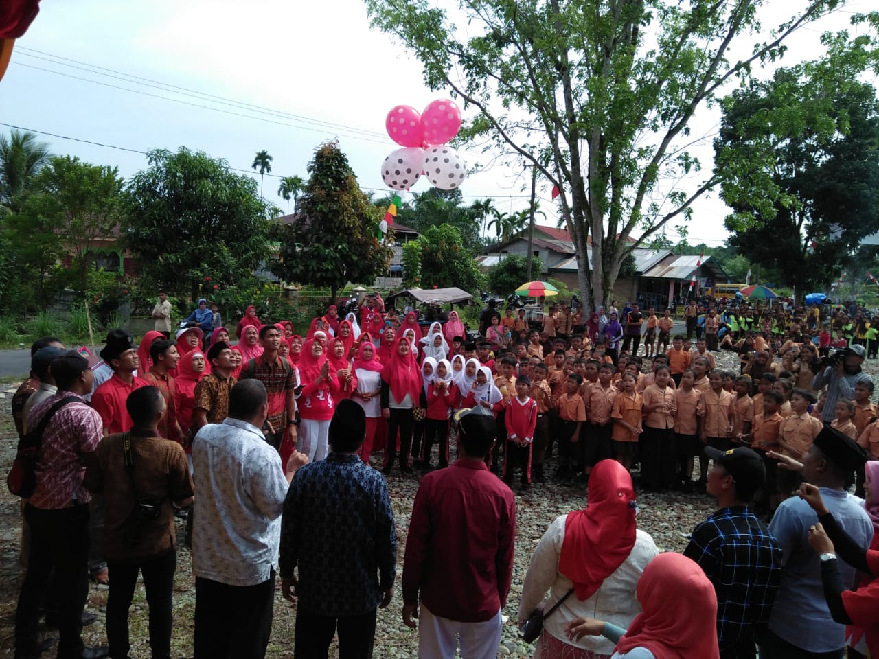 Gebyar sumpah pemuda, Desa Timbang Lawan gelar lomba fashion show senam kreasi dan aerobic