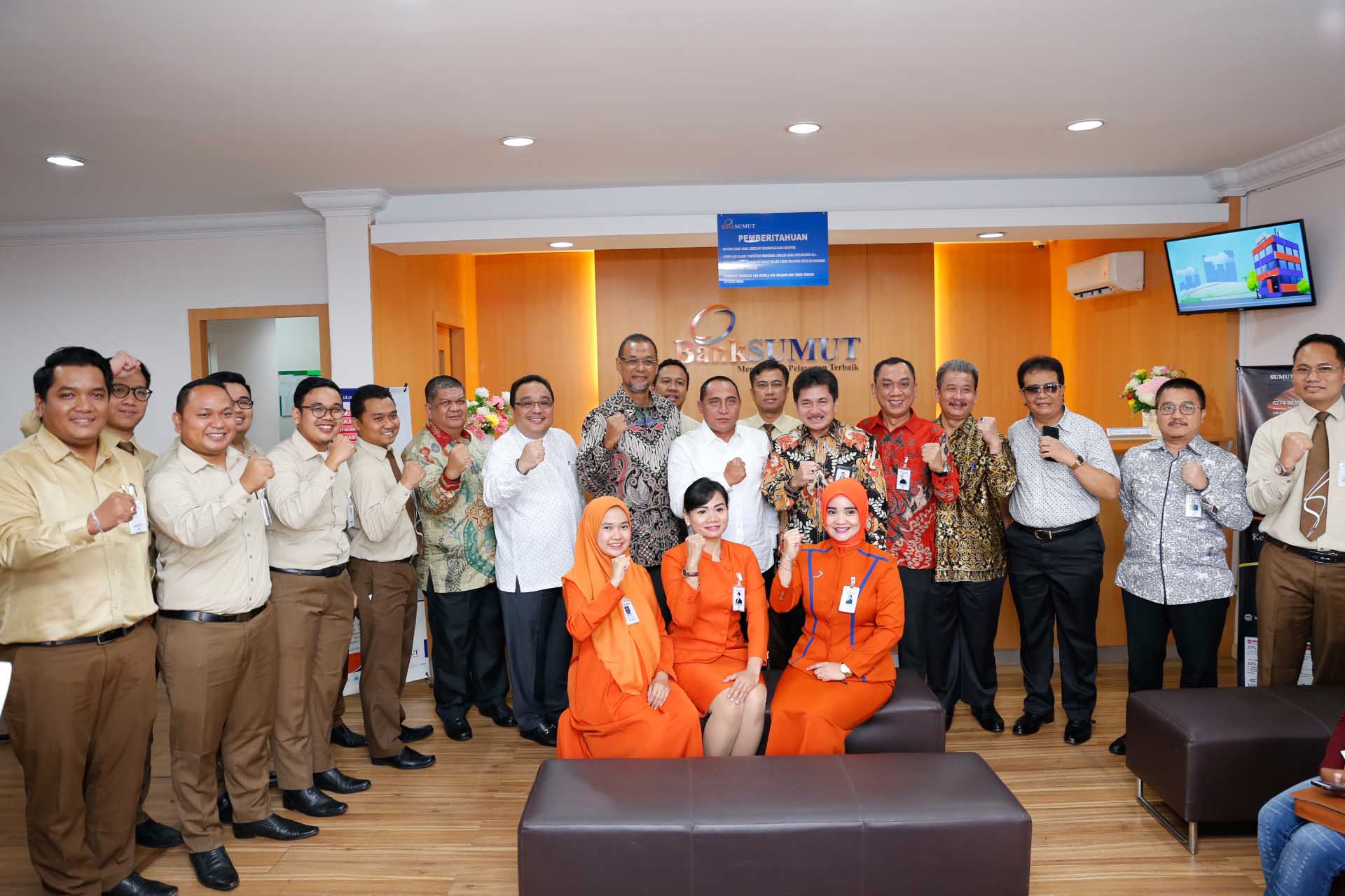 Gubernur Harapkan Bank Sumut Besarkan Nama Sumut di Batam