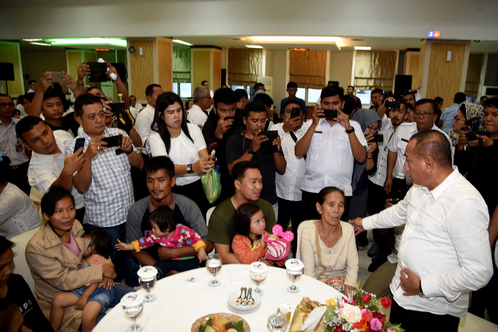 Gubernur Sambut Pengungsi Wamena Asal Sumut,  Pastikan Keberlanjutan Sekolah dan Penghidupan Keluarga