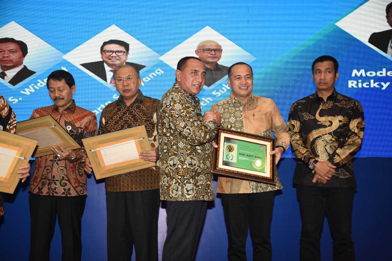 Bupati Batubara Raih Penghargaan Terbaik Penyaluran Kredit Mikro 2019, Gubsu : Berharap Kab/Kota Tekan Inflasi
