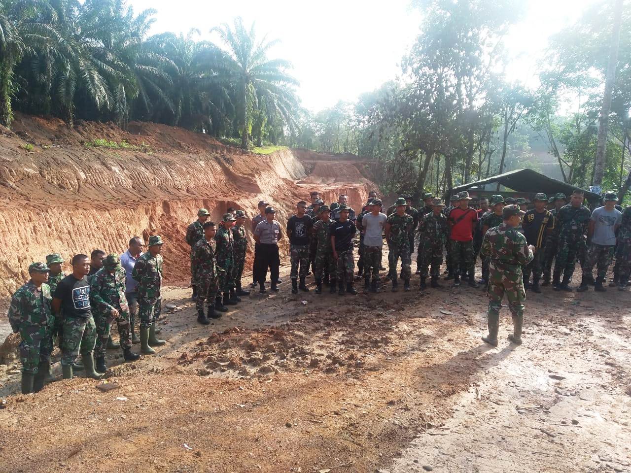 Rutinitas Satgas TMMD Diawali Dengan Doa Bersama