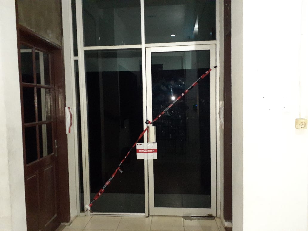 OTT KPK, Ruang Kadis PU Medan Disegel