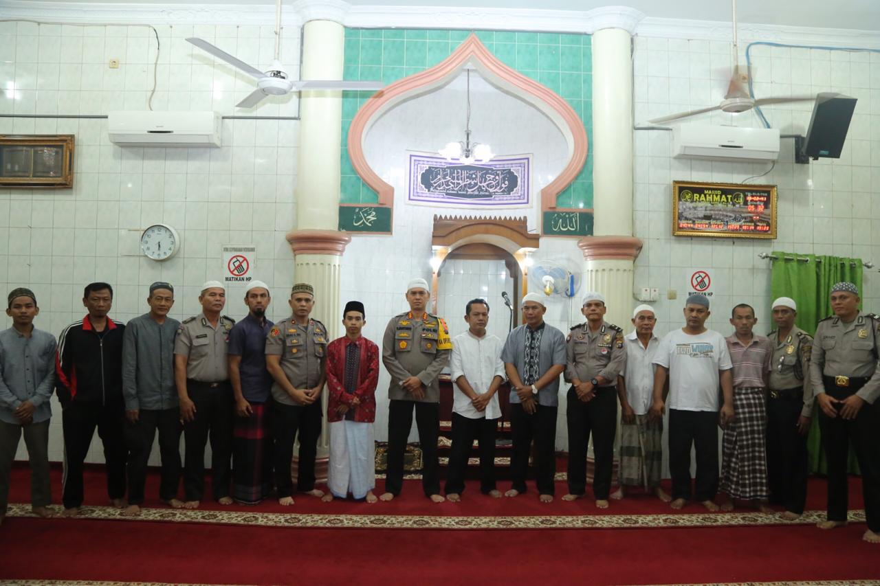 Menyapa Subuh, Kapolrestabes Medan Ajak Jamaah Masjid Rahmat Jaga Kamtibmas