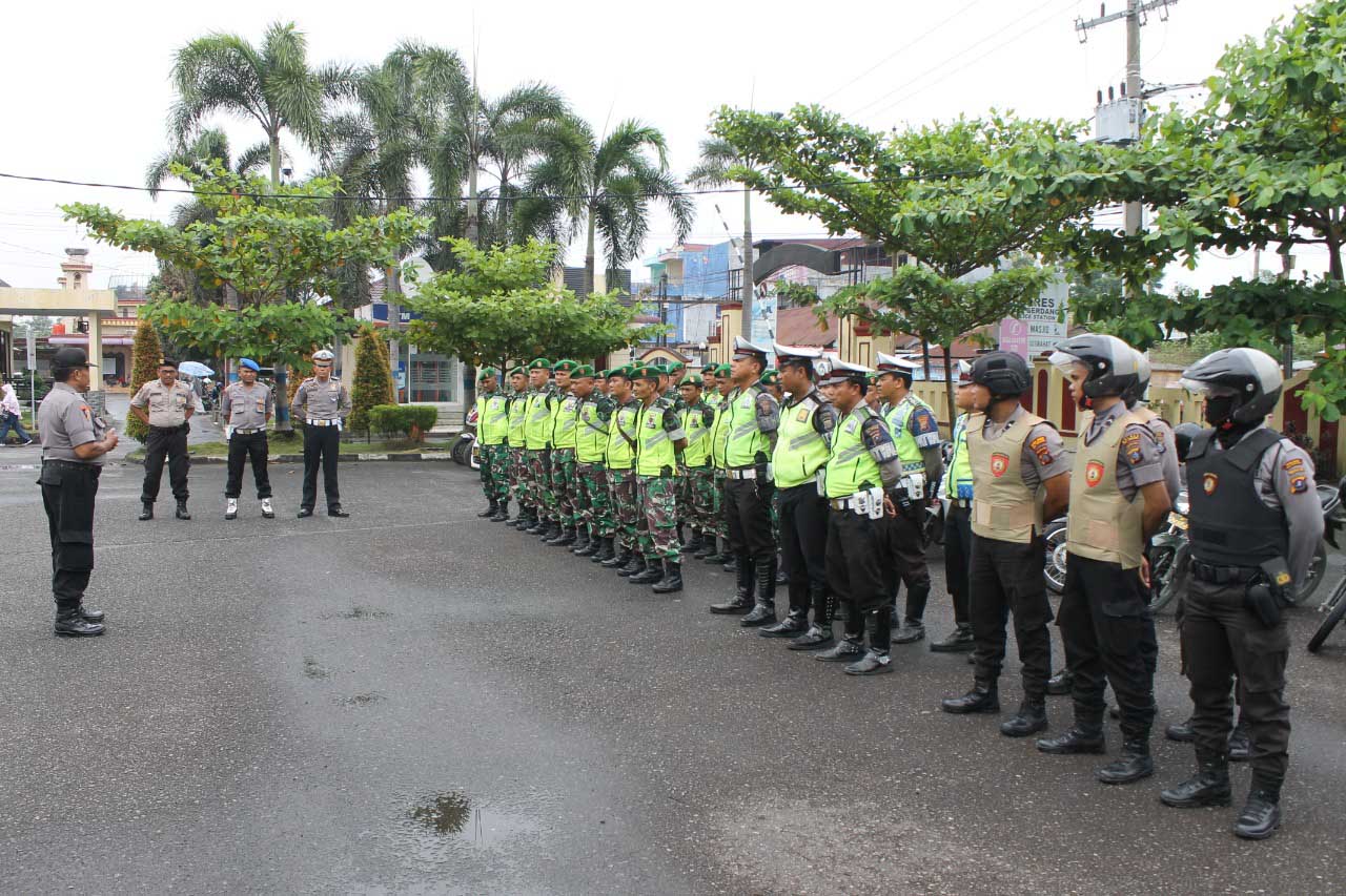 TNI Polri Lakukan Patroli Gabungan.