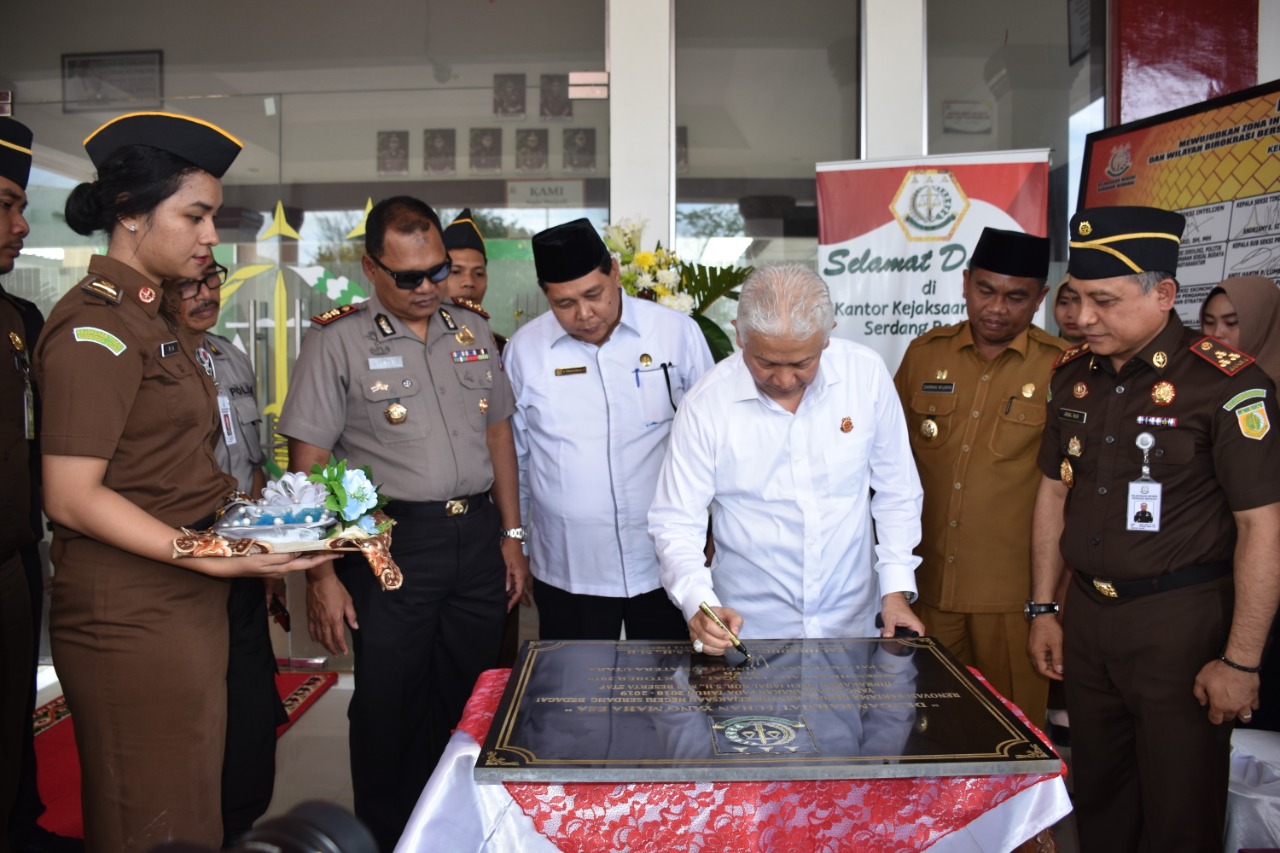 Kajatisu Resmikan Ronovasi Pertama Kantor Kejari Sergai,  Kunker ke Serdang Bedagai