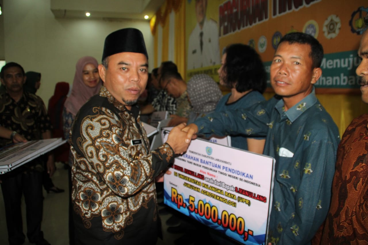 Bupati Labuhanbatu Motivasi 774 Orang Mahasiswa