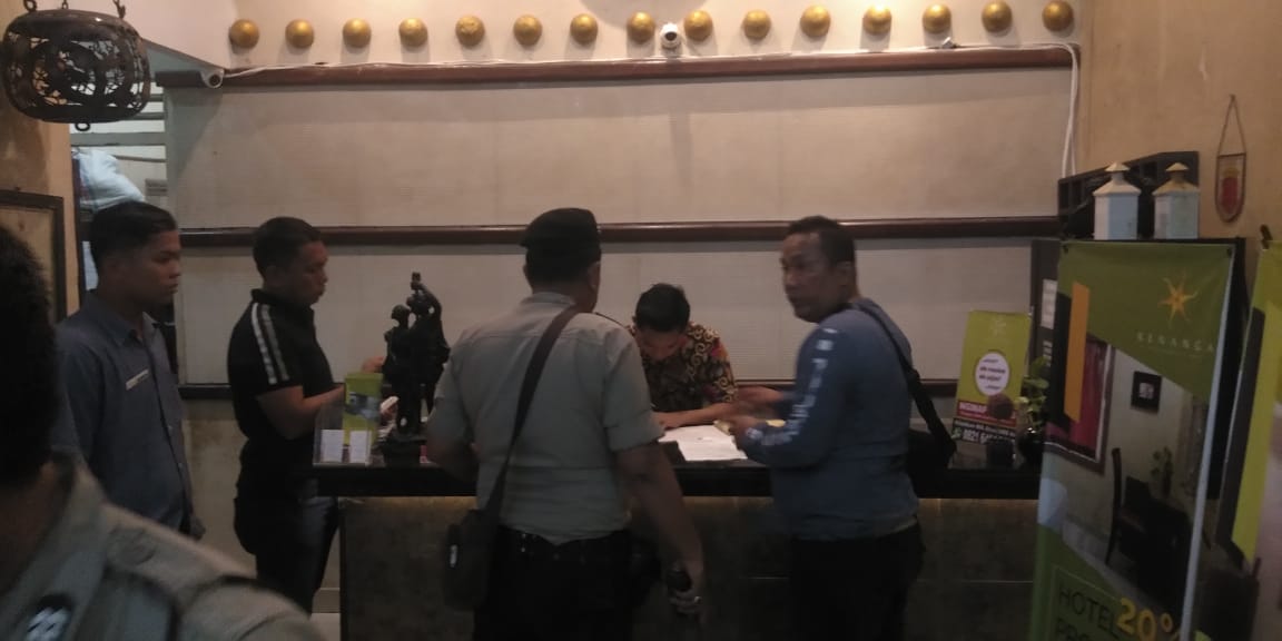 Hotel Kenanga Digerebek, 21 Orang Diamankan, Diantaranya PSK dan Anak Dibawah Umur Saat Pesta Miras